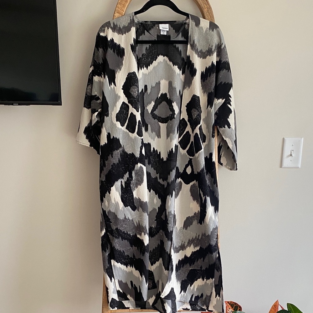 Sonoma Black and Gray Patterned Kimono Jacket